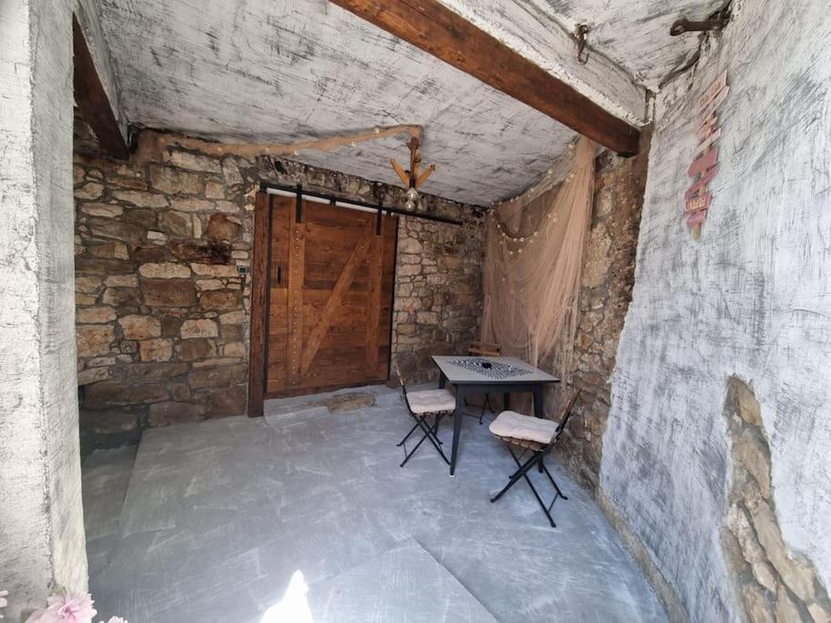 Vila Kyra Rtina Buitenkant foto
